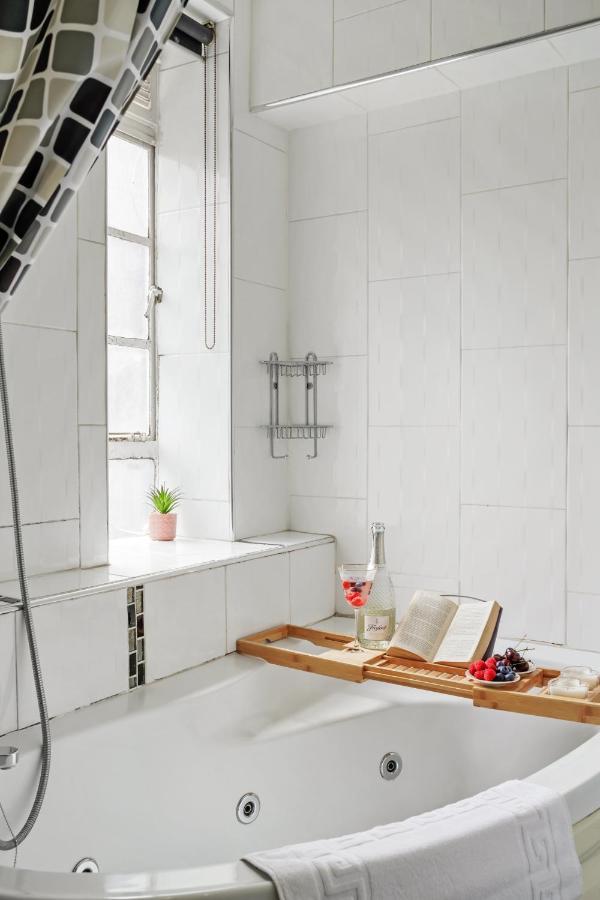 One Bedroom By Dream Key Short Lets & Long Lets Chelsea With Free Wi-fi And Netflix *
